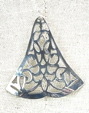 Load image into Gallery viewer, Silverplate filigree cut out pendant necklace
